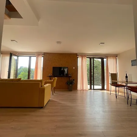 Hébergement de vacances Moderna Kuca