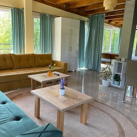 Moderna Kuca Hébergement de vacances Bajina Basta