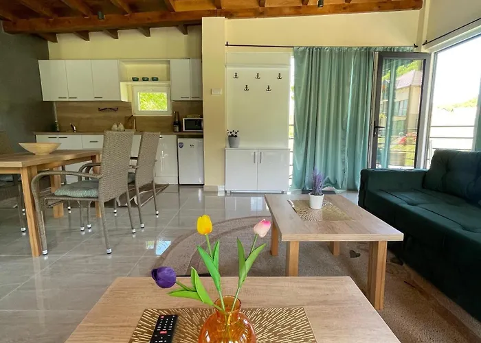 펜션 Moderna Kuca *