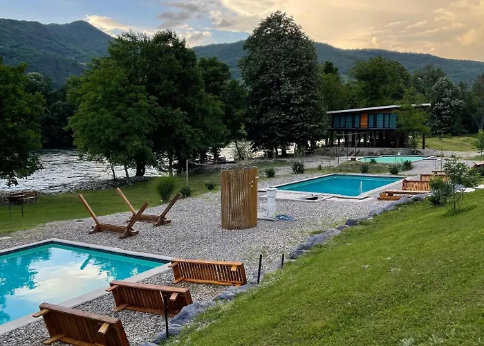 펜션 Moderna Kuca *