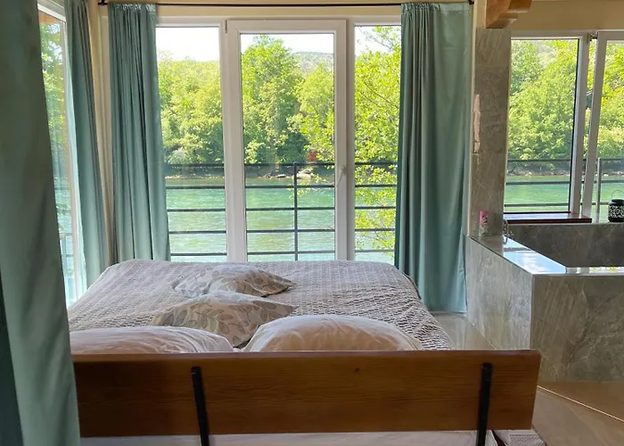 펜션 Moderna Kuca *