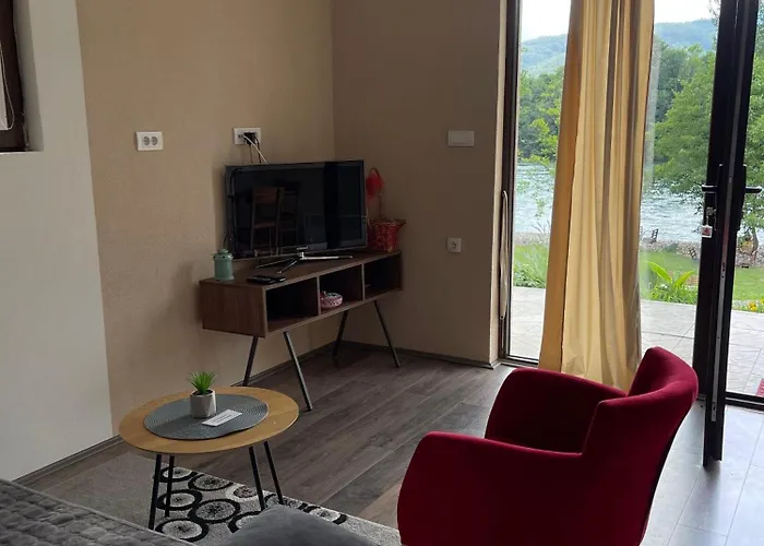 펜션 Moderna Kuca *