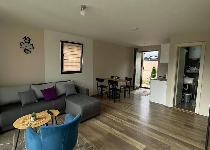 Moderna Kuca 펜션 바이나 바슈타