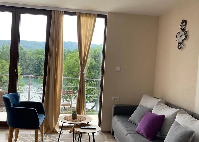 Moderna Kuca 바이나 바슈타